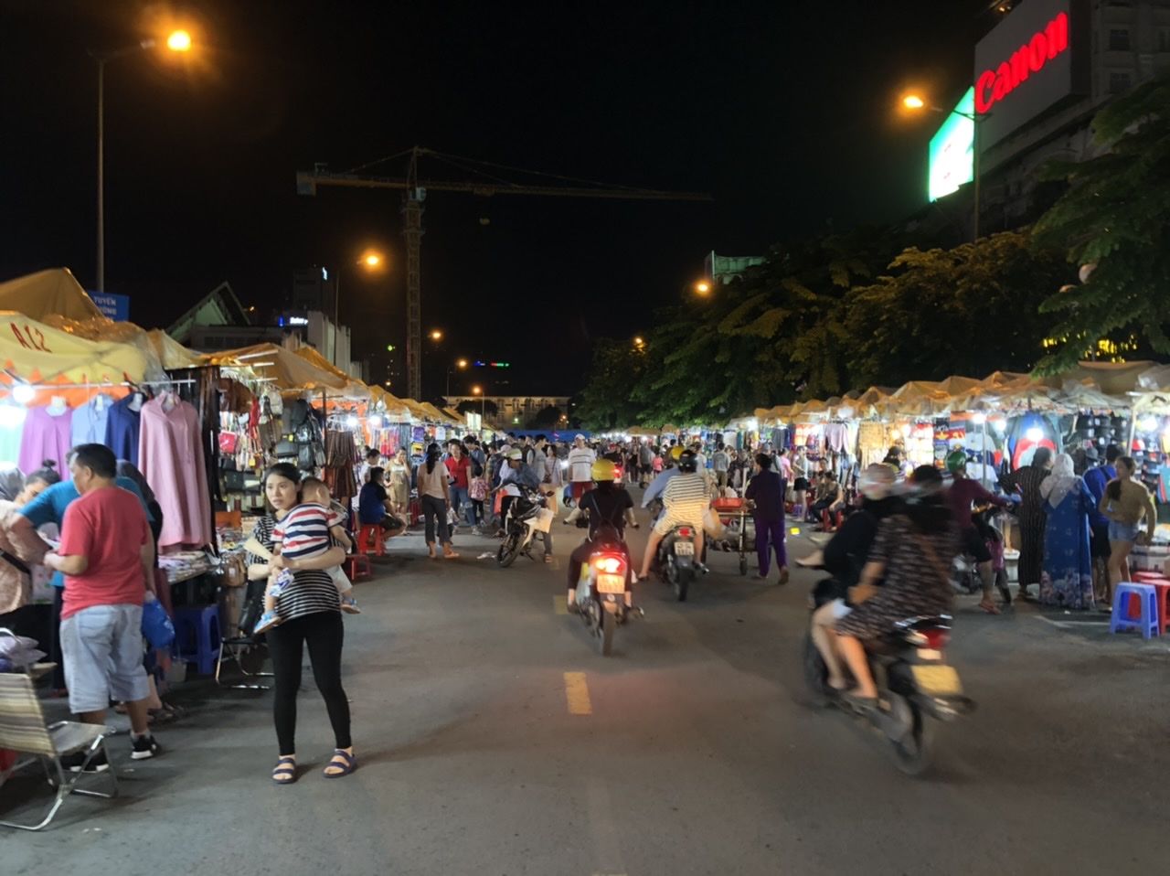Ben Thanh Market at night