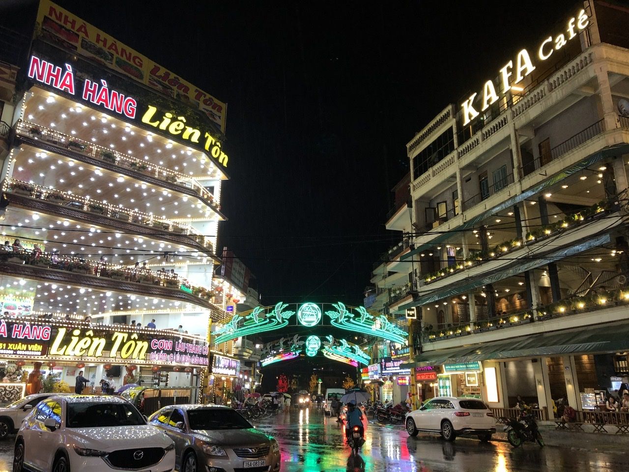 Sapa at night